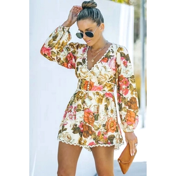 LAST ONE!  Floral V-Neck With Lace Trim Romper NWT - Picture 2 of 7